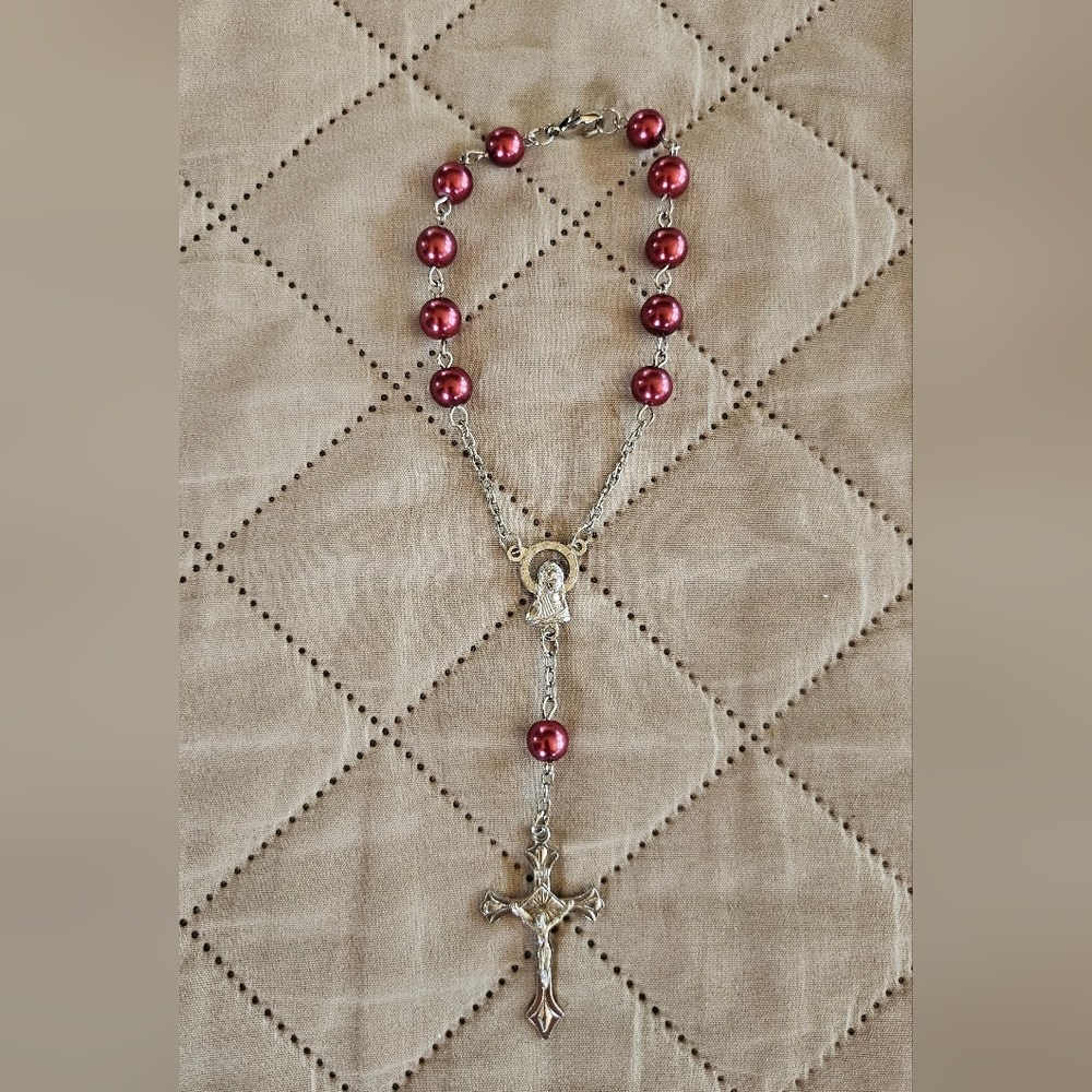 Burgundy rosary bracelet in great condition